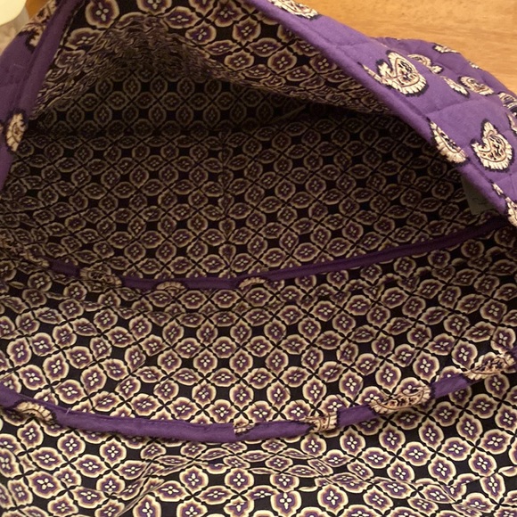 Vera Bradley messenger bag purple paisley design very nice lots of pockets nice - Picture 7 of 16